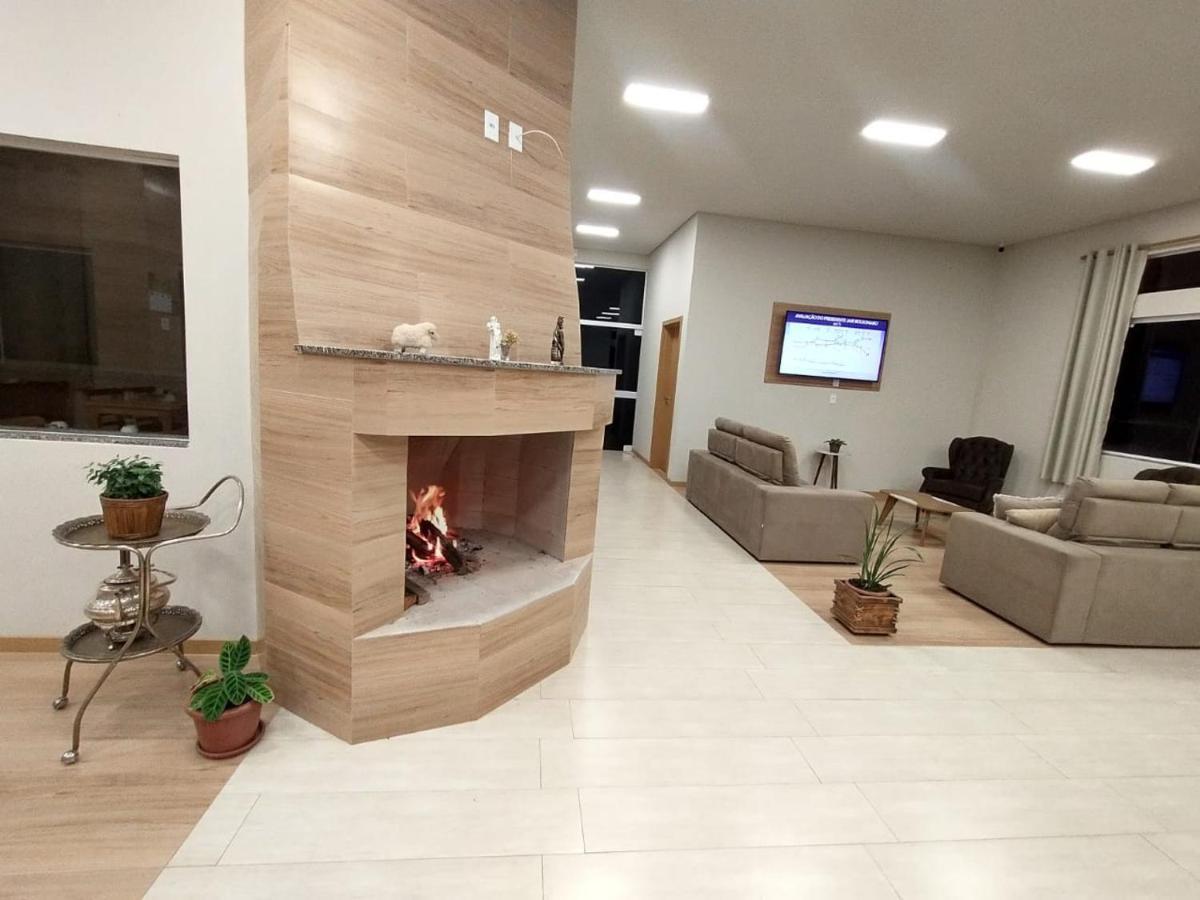 Rambo Hotel Алеґреті Екстер'єр фото